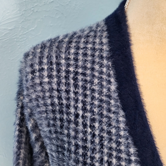 Court & Rowe soft fuzzy eyelash knit cardigan C25 - Picture 7 of 9